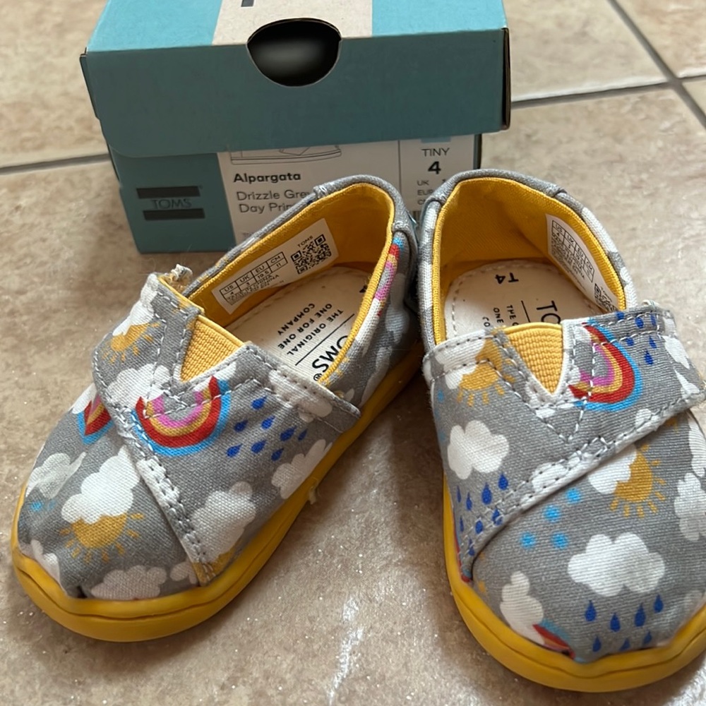 Toms baby tiny alpargata cloudy day size 4